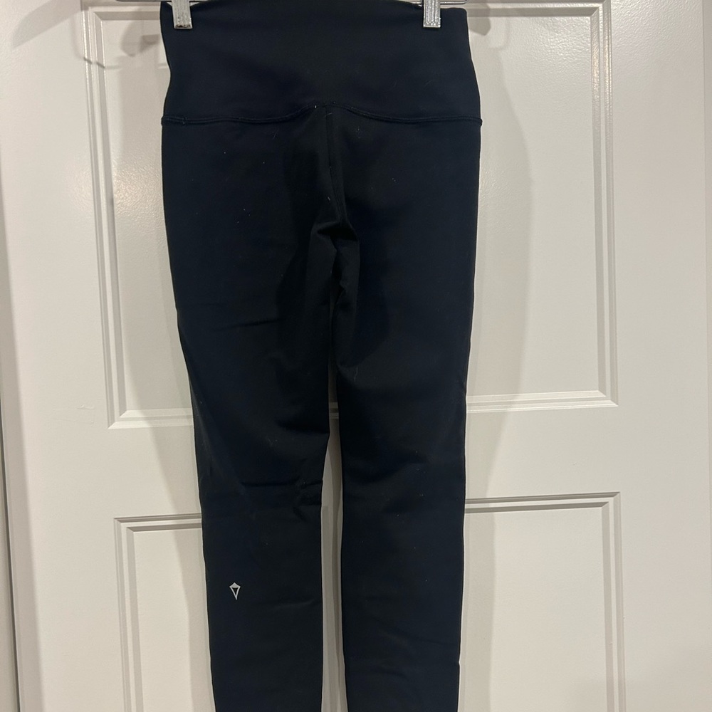 Black Ivviva leggings!